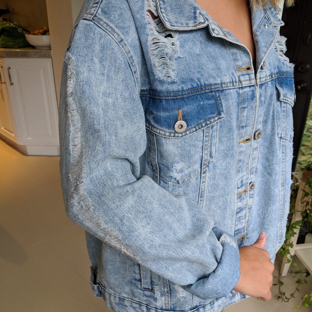 Shredded and Tattered Distressed Jean Jacket NWT - Picture 4 of 7